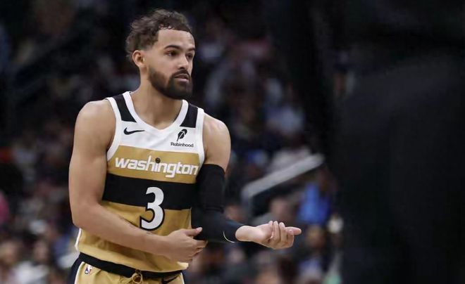 奇才主场迎战勇士鏖战至终场 莱利库利巴利特雷