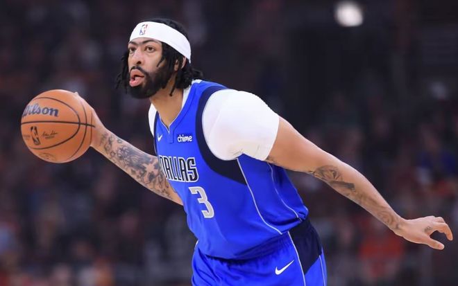 奇才主场迎战勇士鏖战至终场 莱利库利巴利特雷